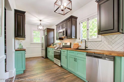 1 Kremer Ave, Tinton Falls NJ  07724-1728 exterior