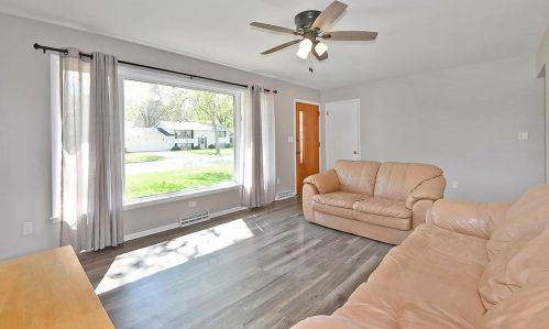 816 Valley View Rd, Faribault, MN 55021-6646