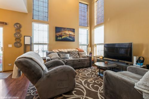 2218 Aldrich Dr, Plainfield, IL 60586-8368