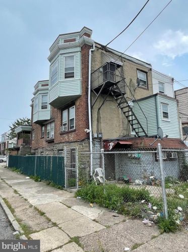 4860 8th St, Philadelphia, PA 19120-3730