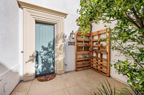 565 Casita St, Anaheim CA  92805-4748 exterior