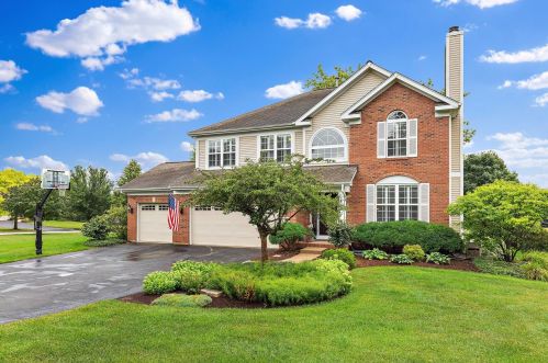 799 Old Westbury Rd, Bull Valley, IL 60012-3770