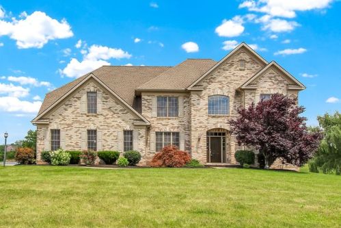 2646 Mayfair Ln, York, PA 17408-9065