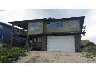 718 Oceania Dr, Waldport, OR 97394-9573