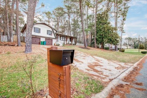 212 Caboose Ln, Holly Springs, GA 30189-3404