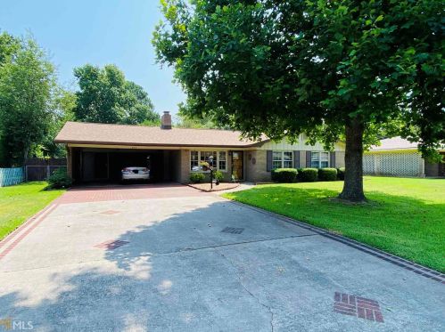 215 Emory Dr, Warner Robins, GA 31093-1306