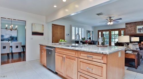 2347 Caracas St, Glendale CA  91214-3004 exterior