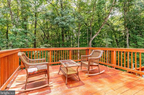 8024 Grandview Ct, Springfield, VA 22153-3814