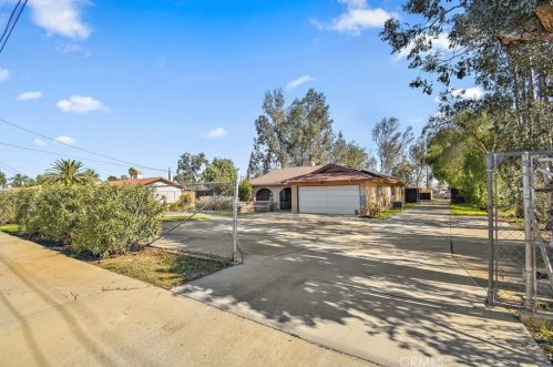 1401 Mckimball Rd, Perris, CA 92570-3409