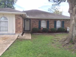 82 John Hopkins Dr, Kenner LA  70065-4068 exterior