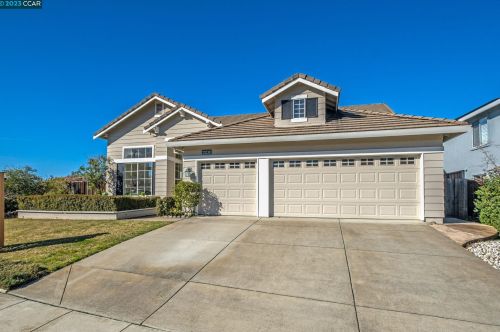 25239 Century Oaks Cir, Hayward, CA 94552-5480
