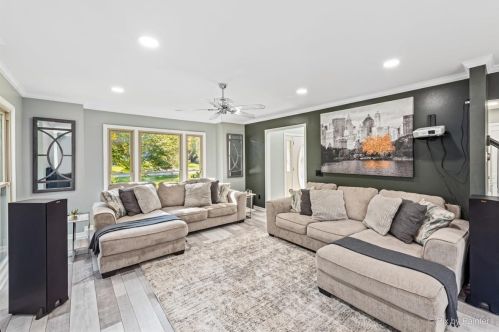 7 Crestview Dr, Oswego IL  60543-9475 exterior