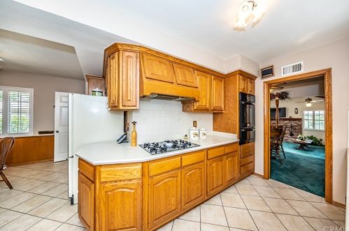 1851 Random Dr, Anaheim CA  92804-2664 exterior