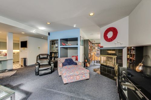 6 Dunsinane Ln, Bannockburn IL  60015-1500 exterior