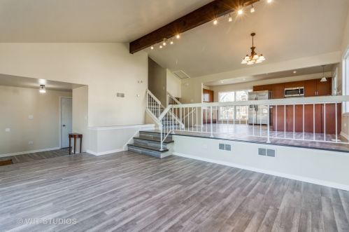 2 Bunting Cir, Lemont IL  60440-1224 exterior