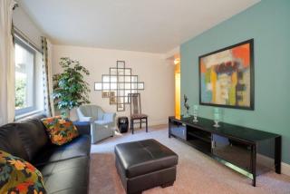 901 King Ave, Portland OR  97205-1304 exterior