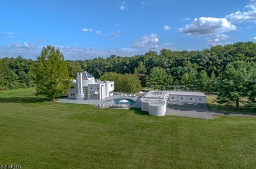 75 Sand Spring Rd, Morristown, NJ 07960-6759