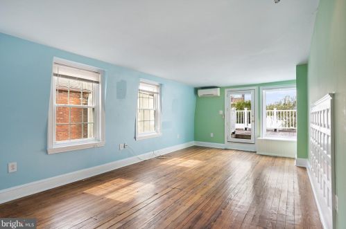 758 10th St, Philadelphia PA 19123-1966 exterior