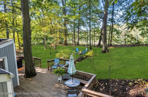 10 Lefferts Ct, Middletown NJ  07748-3031 exterior
