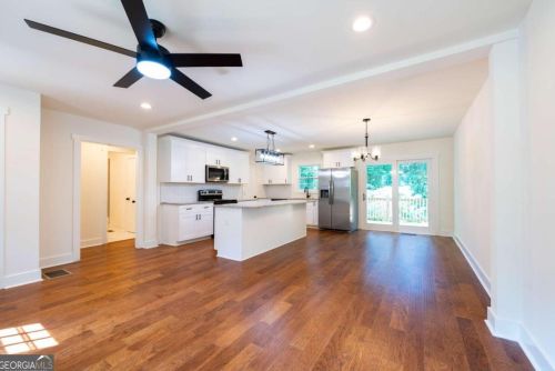 674 Charlotte Pl, Atlanta GA  30318-6375 exterior