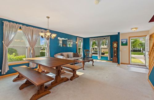 313 Century Dr, Pingree Grove IL  60140-4013 exterior