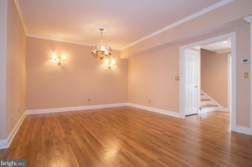 42 Governors Ln, Princeton NJ  08540-3670 exterior