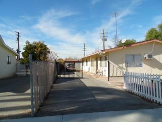 221 Ramona St, Hemet, CA 92543-4180