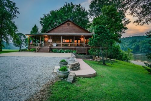 748 Stone Creek Way, Norfork, AR 72658-8998