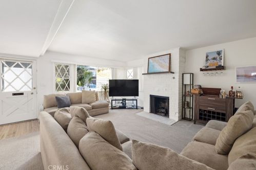 210 Larsson St, Manhattan Beach, CA 90266-6729