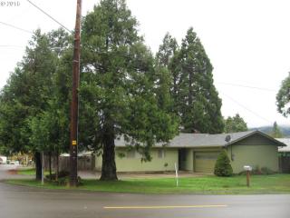 1112 Sixth Ave, Sutherlin, OR 97479-9698