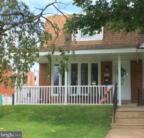 9335 Lansford St, Philadelphia, PA 19114-3616