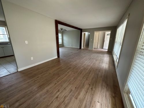 2916 Handy Dr, Atlanta GA  30318-7239 exterior