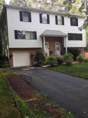 4 Dortmunder Dr, Millstone Township, NJ 07726-3800