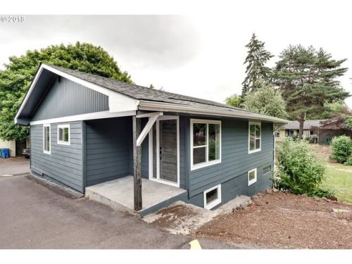 5225 Hl Rd, Portland OR  97267-1770 exterior