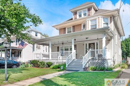 212 Columbia St, Green Brook, NJ 08812-1603