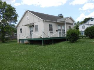 206 Virginia St, Lenoir, NC 28645-5303