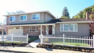 806 Linwood St, Vacaville, CA 95688-3527