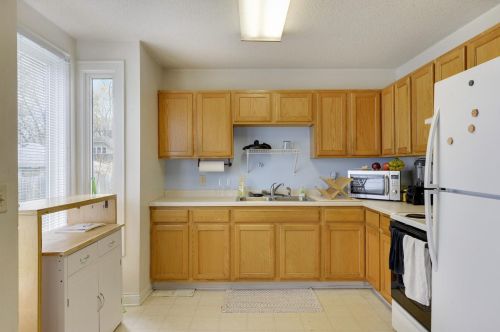 934 Juno Ave, Saint Paul MN  55102-3713 exterior