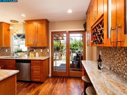 19042 Gliddon St, Hayward, CA 94546-3629