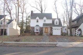 296 Churchill Rd, Teaneck, NJ 07666-3007