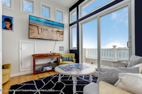 450 Tamiami Dr, Lavallette NJ  08735-3035 exterior