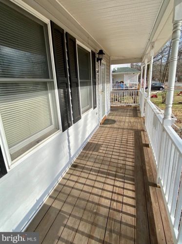 1304 Avalon Blvd, Shady Side MD 20764-9683 exterior