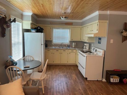 865 Shawnee Shores Rd, Fairmount, TX 75948-6399