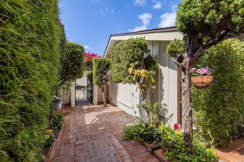20 Spicewood Way, Irvine CA  92612-2721 exterior