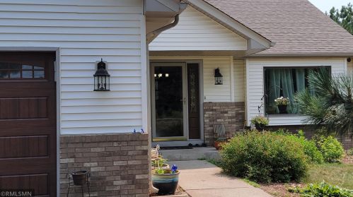 25393 Goodview Ave, Columbus, MN 55092