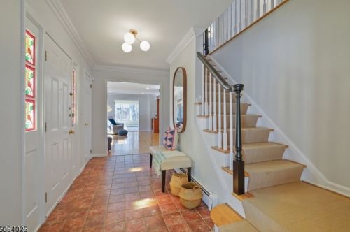 40 Chestnut Rd, Chatham Township, NJ 07928-1120