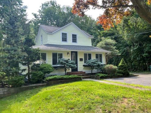 340 Maple Ave, Cheshire, CT 06410-2509