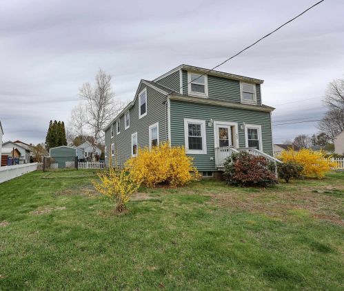 33 School St, Allenstown, NH 03275-1949