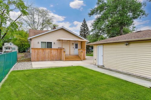 38 Michigan Ave, Villa Park, IL 60181-2331