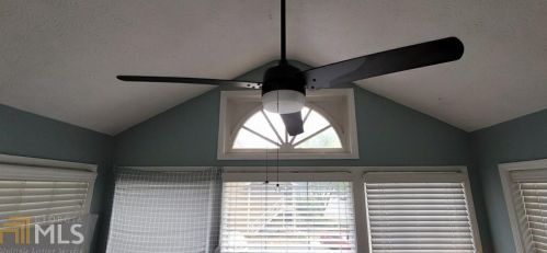 108 Country Park Dr, Smyrna GA  30080-8215 exterior